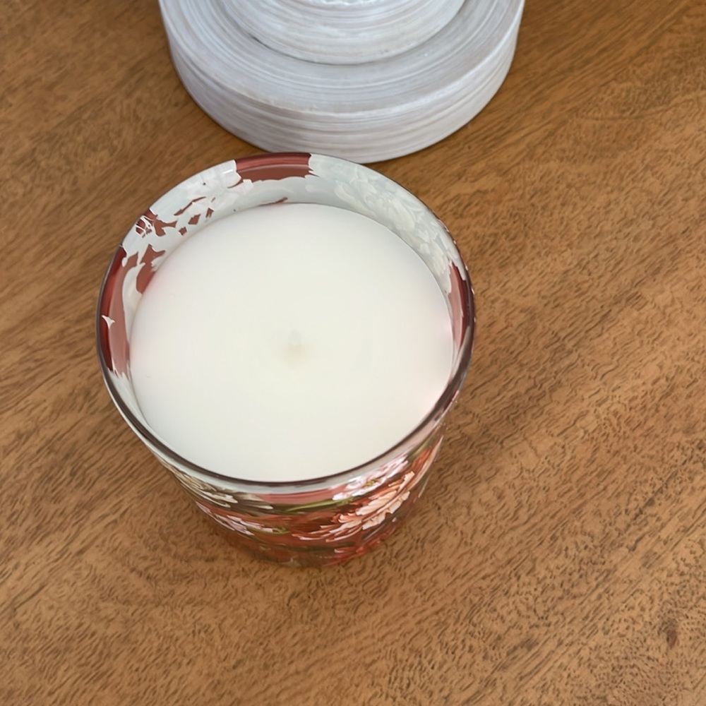 NWT 11oz Soy Candle SUNLIT MARIGOLD scent in Floral glass holder. - Picture 3 of 5
